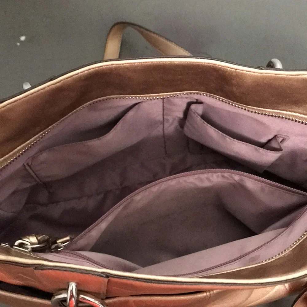 Coach Embossed Gold Purse - Picture 5 of 16